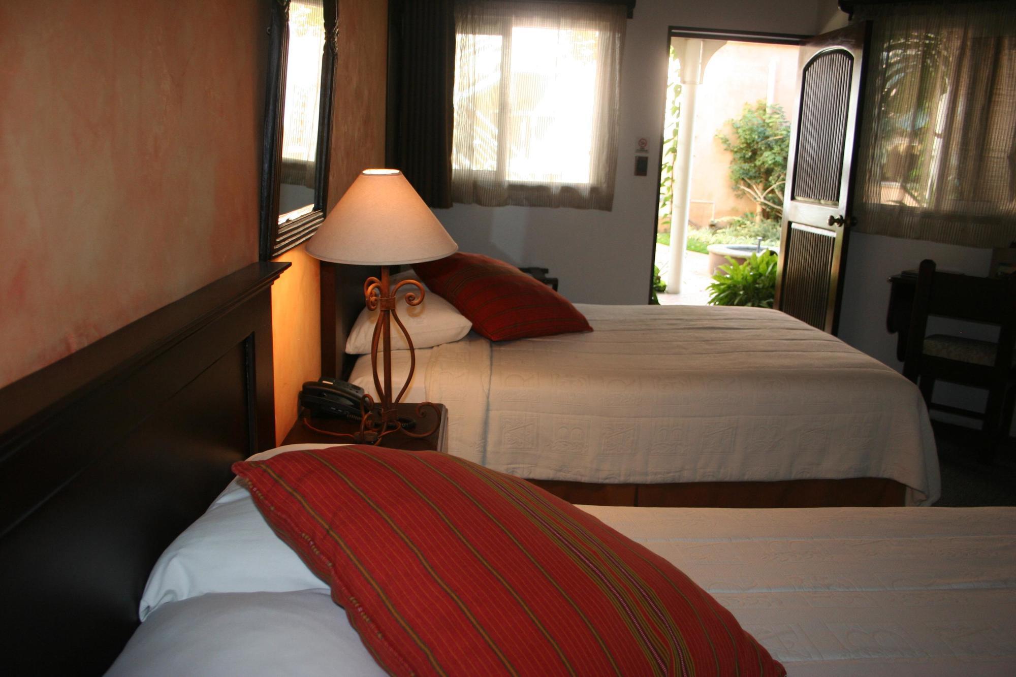 Hotel Ciudad Vieja Guatemala City Ngoại thất bức ảnh